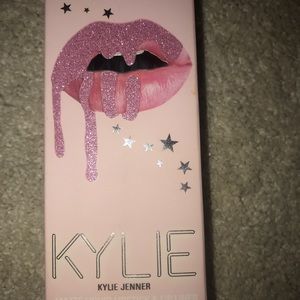 Makeup - Kylie Jenner twenty lip kit Makeup - Kylie Jenner twenty lip kit